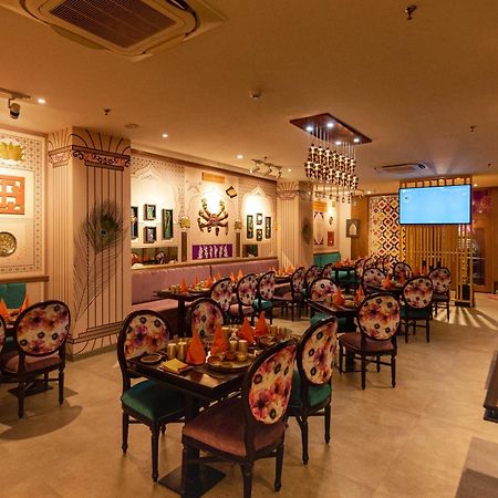 Holywater Hotel By Ganga Kinare #150 Mts From Ganga Ghat Rishīkesh Exteriör bild