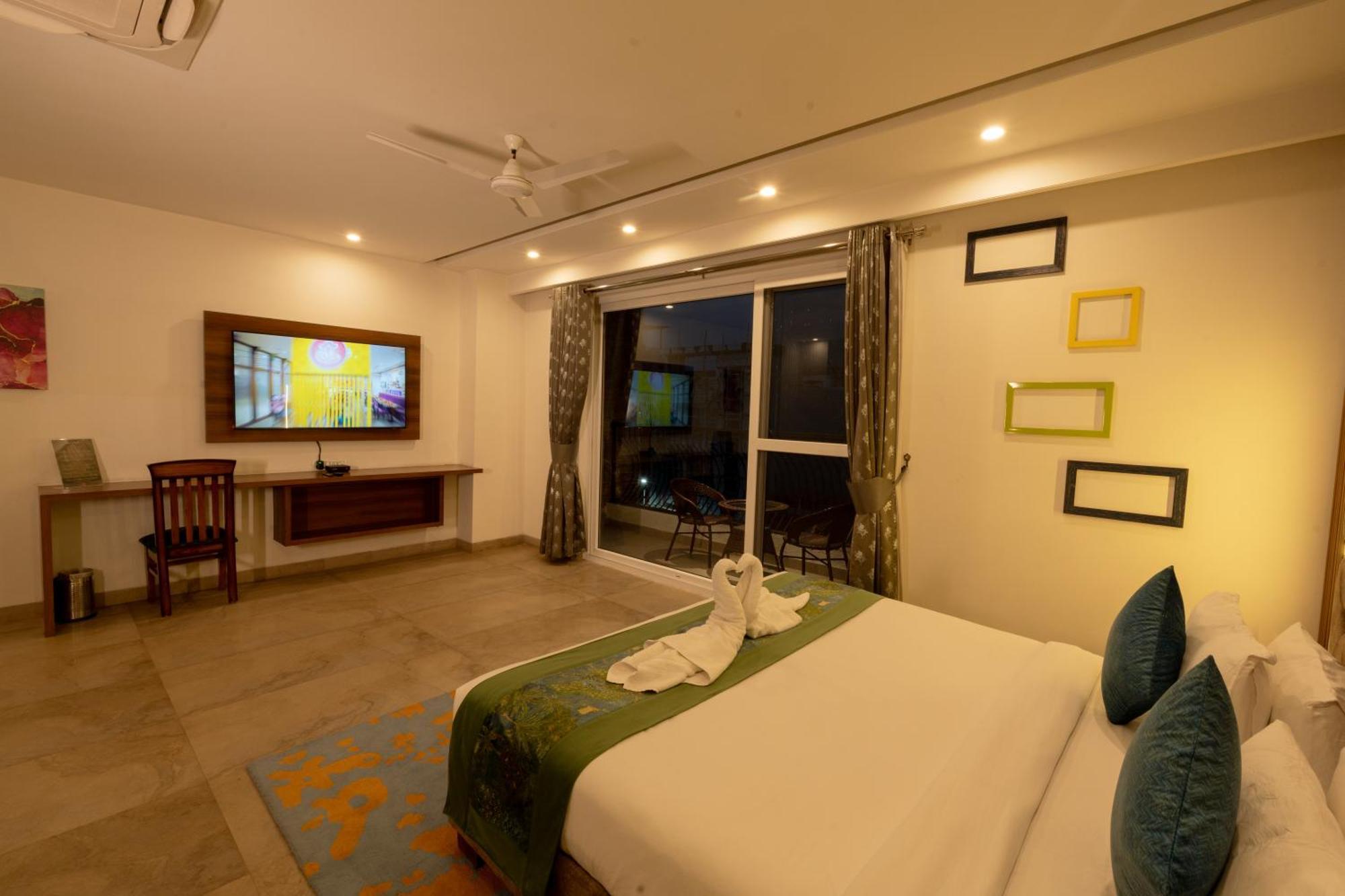 Holywater Hotel By Ganga Kinare #150 Mts From Ganga Ghat Rishīkesh Exteriör bild
